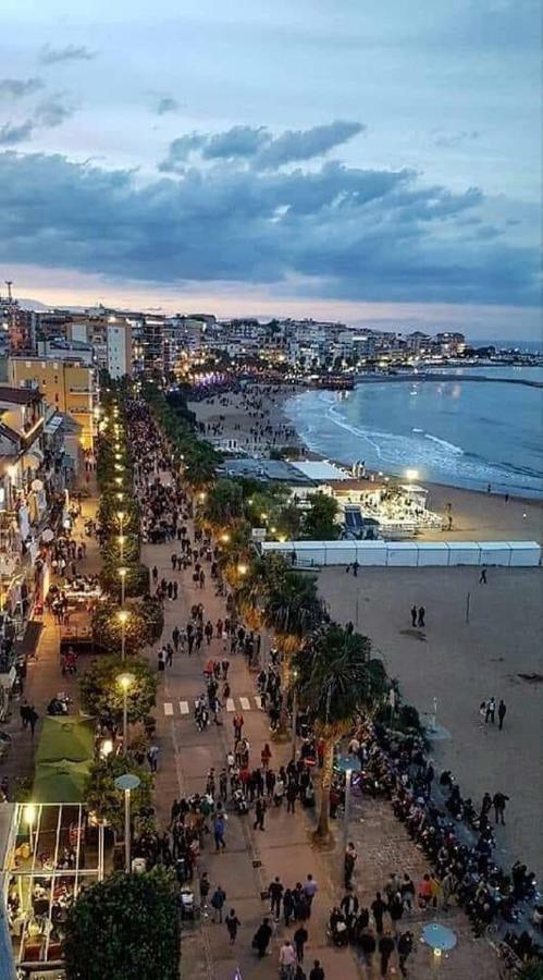 Appartamento La Dolce Vita Crotone Exterior photo